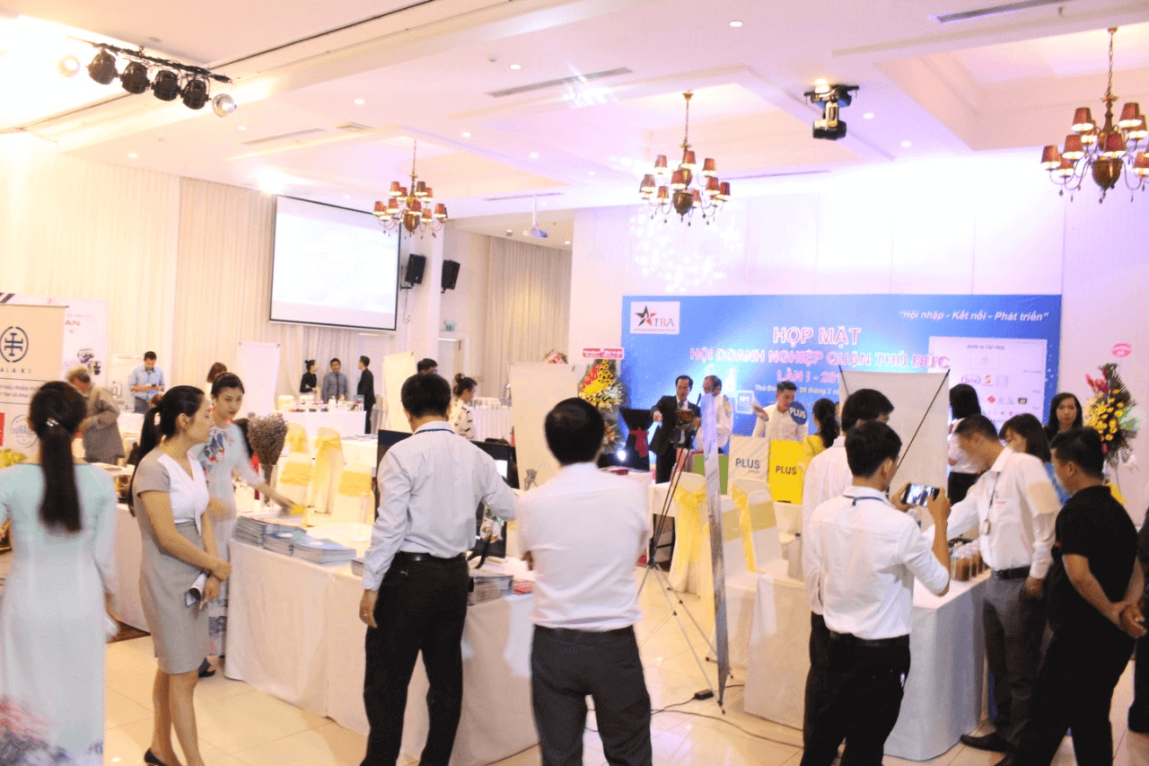 Không Gian Buổi Họp mặt giữa các hội viên