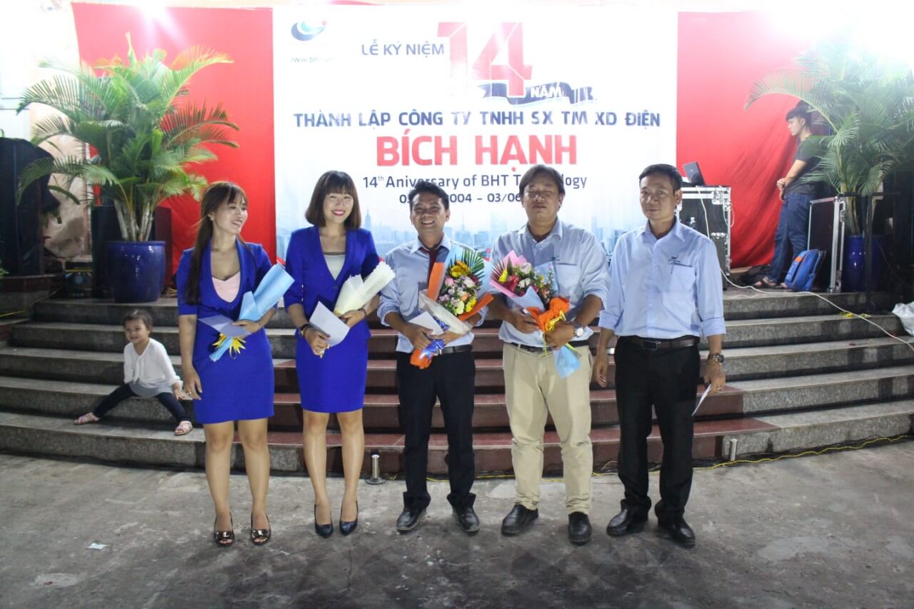 Khen thưởng cho các CBCNV công ty có ý kiến đóng góp thiết thực và có thể áp dụng vào thực tế công việc