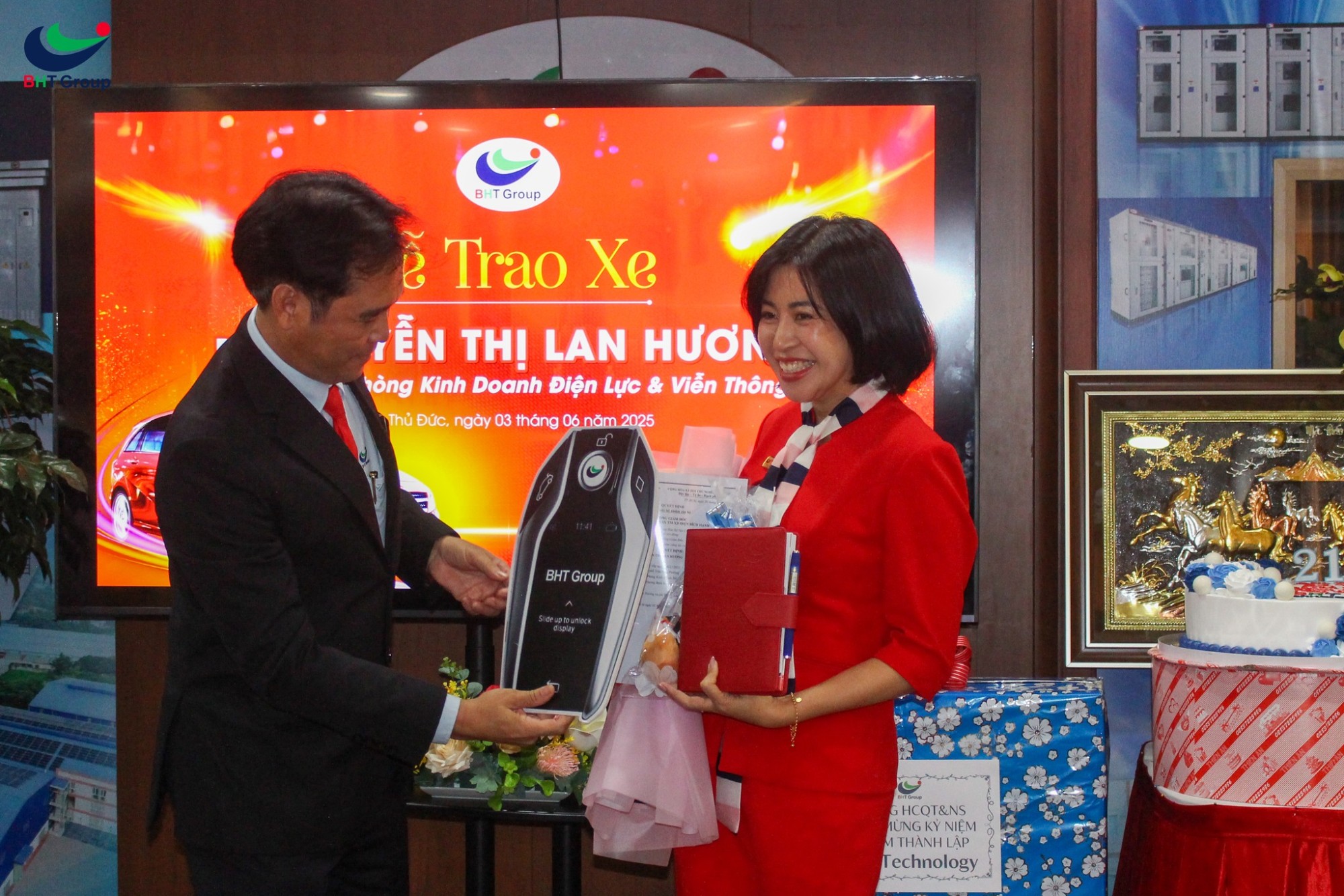 Le bo nhiem Lan Huong