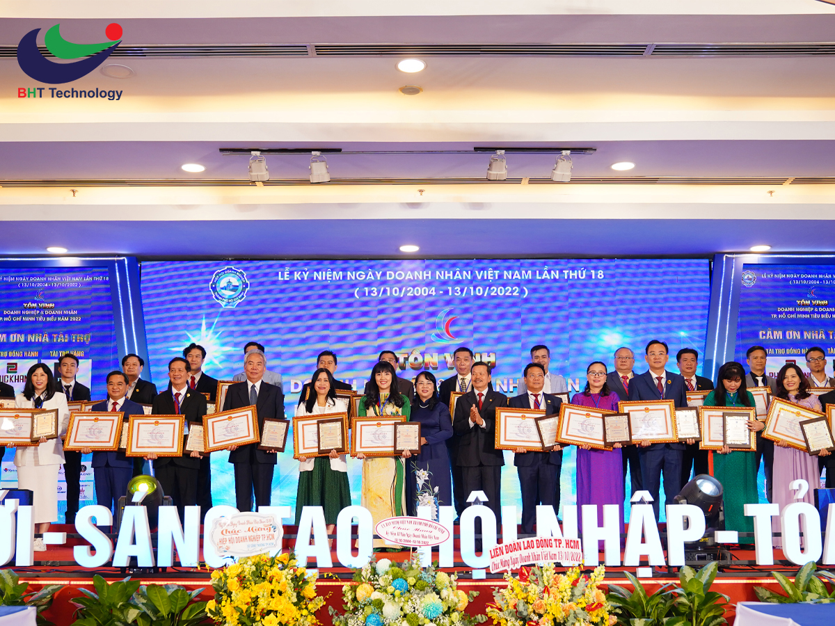 Bich Hanh ELECTRIC COMPANY HONORATED TO RECEIVE THE HCMC BUSINESS AND ENTREPRENEUR AWARD. TYPICAL HCM 2022