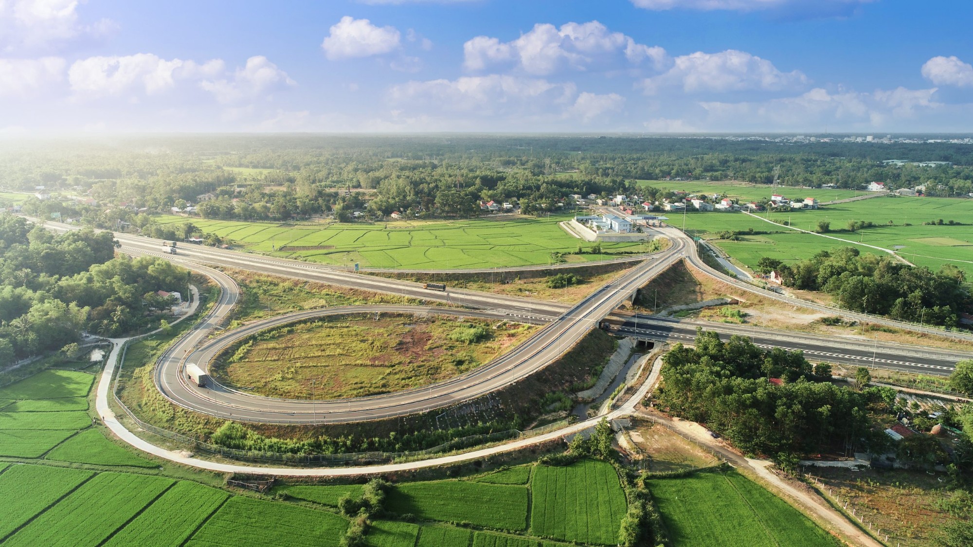 DA NANG - QUANG NGAI HIGHWAY